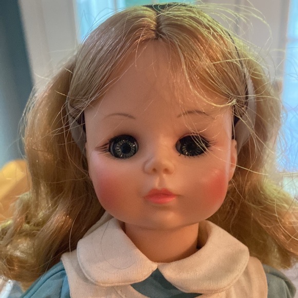 Vintage! MADAME ALEXANDER Doll - Alice in Wonderland, 13”, #1552 - Picture 4 of 8